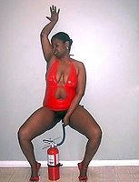 Black moms flashes mature body