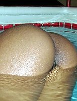 Black moms flashes mature body